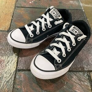 Converse Chuck Taylor All Star Madison Canvas Black Juniors Sneakers Size 2